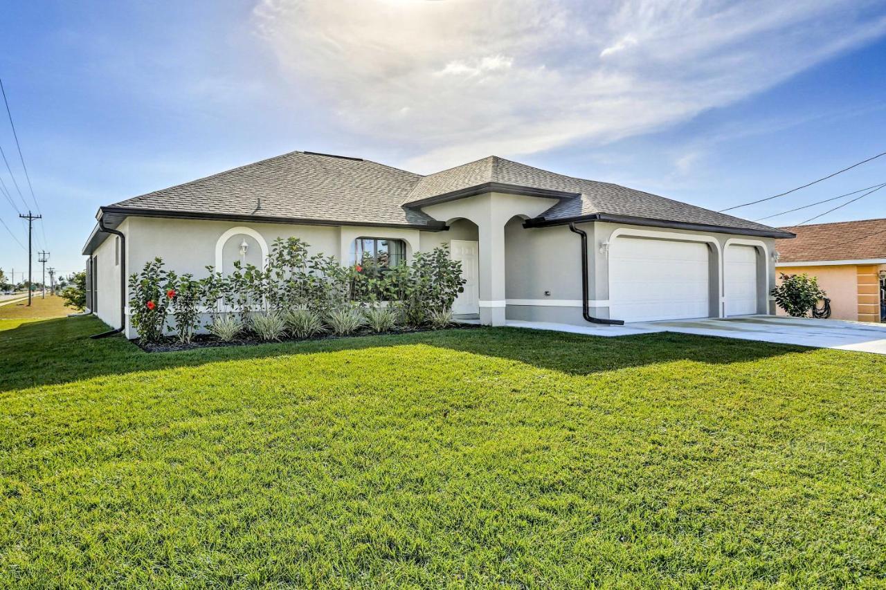 Central Cape Coral House With Private Screened Pool! Exterior photo